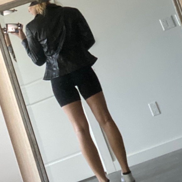 Danier leather jacket - Picture 6 of 6